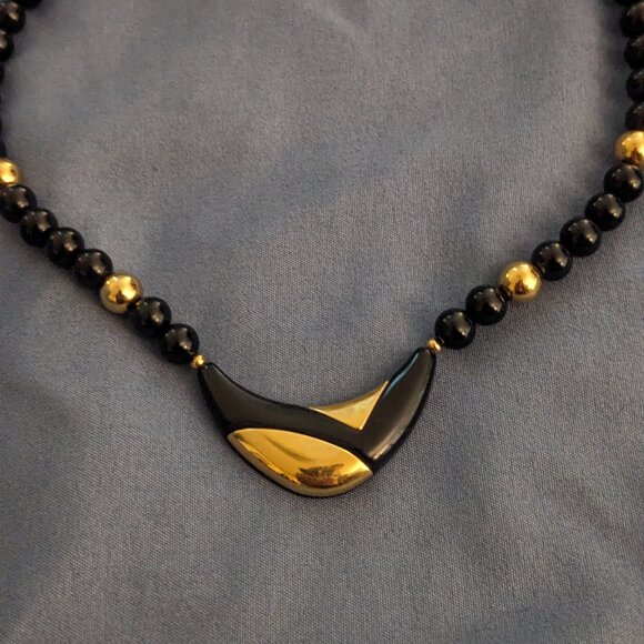 Vintage 1980s Signed Napier Statement Necklace Gold and Black - Picture 2 of 6